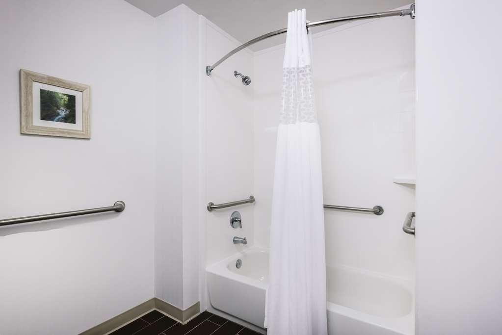 Hampton Inn Cleveland-Airport/Tiedeman Road Brooklyn Room photo